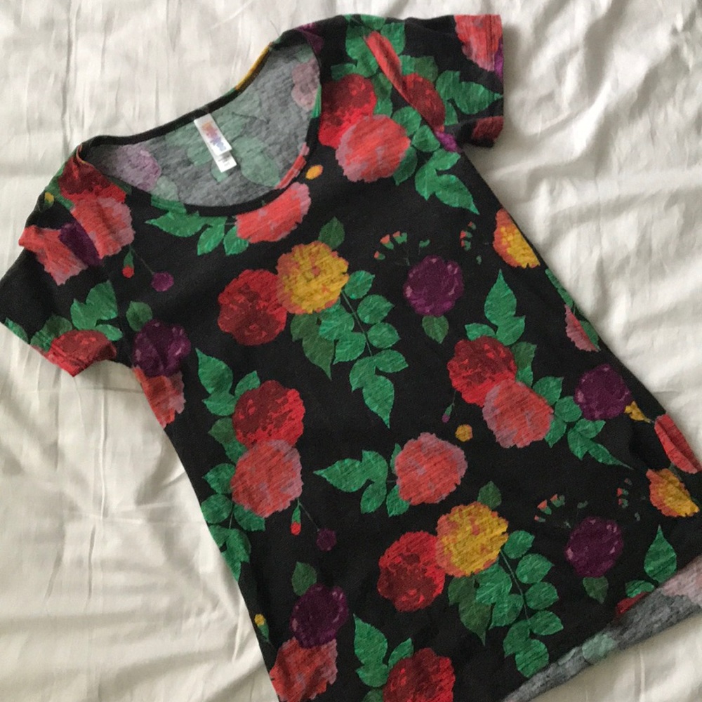 Classic Tee from Lularoe xxs